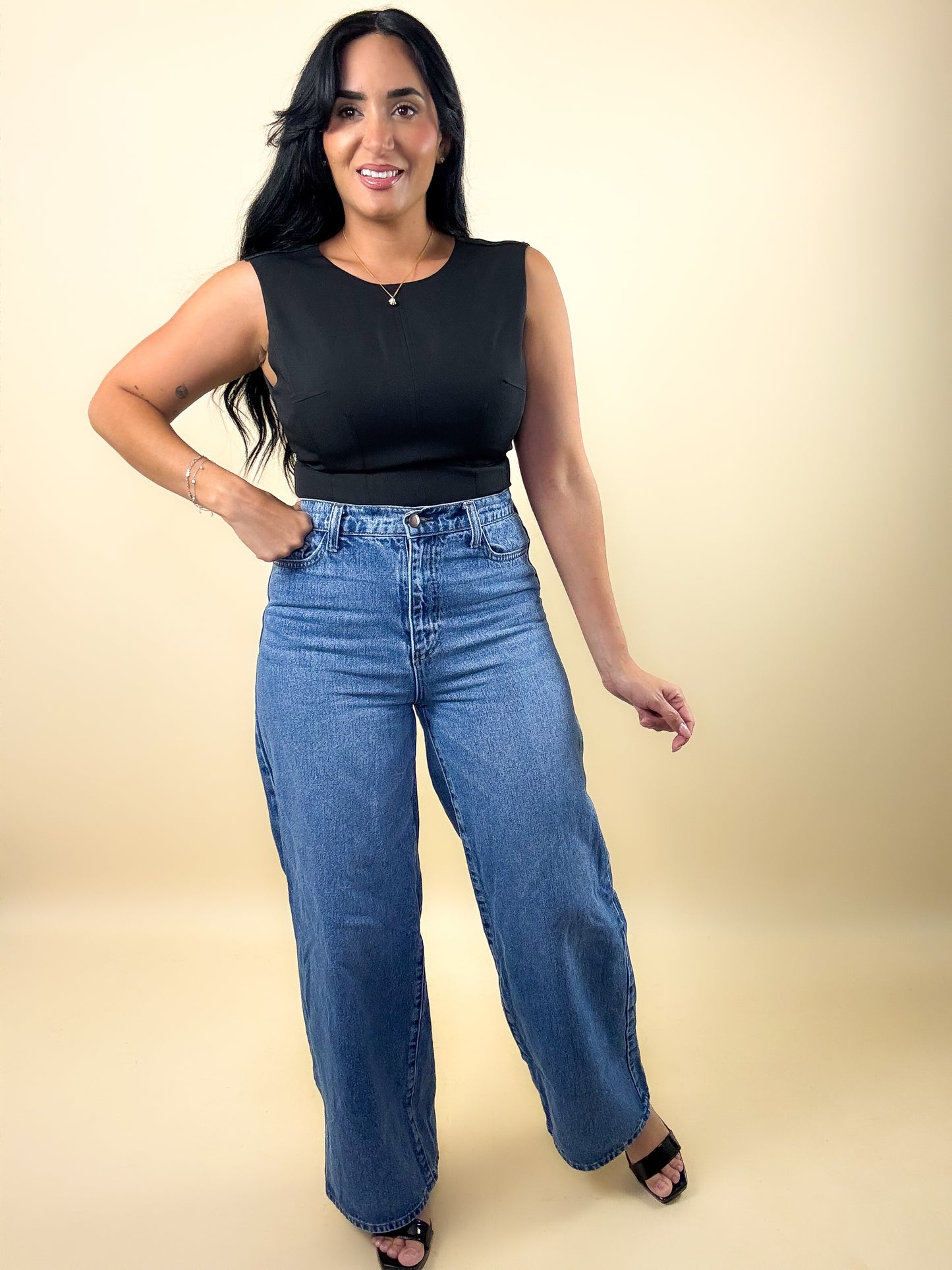 Black Sleeveless Fitted Top
