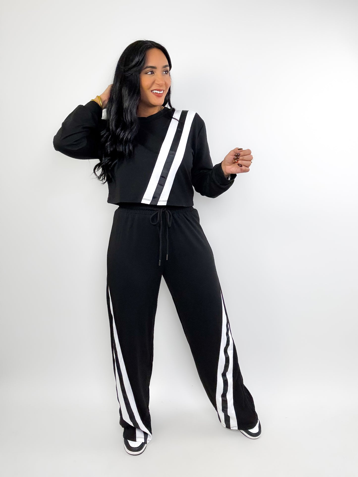 Black Diagonal Stripes Set