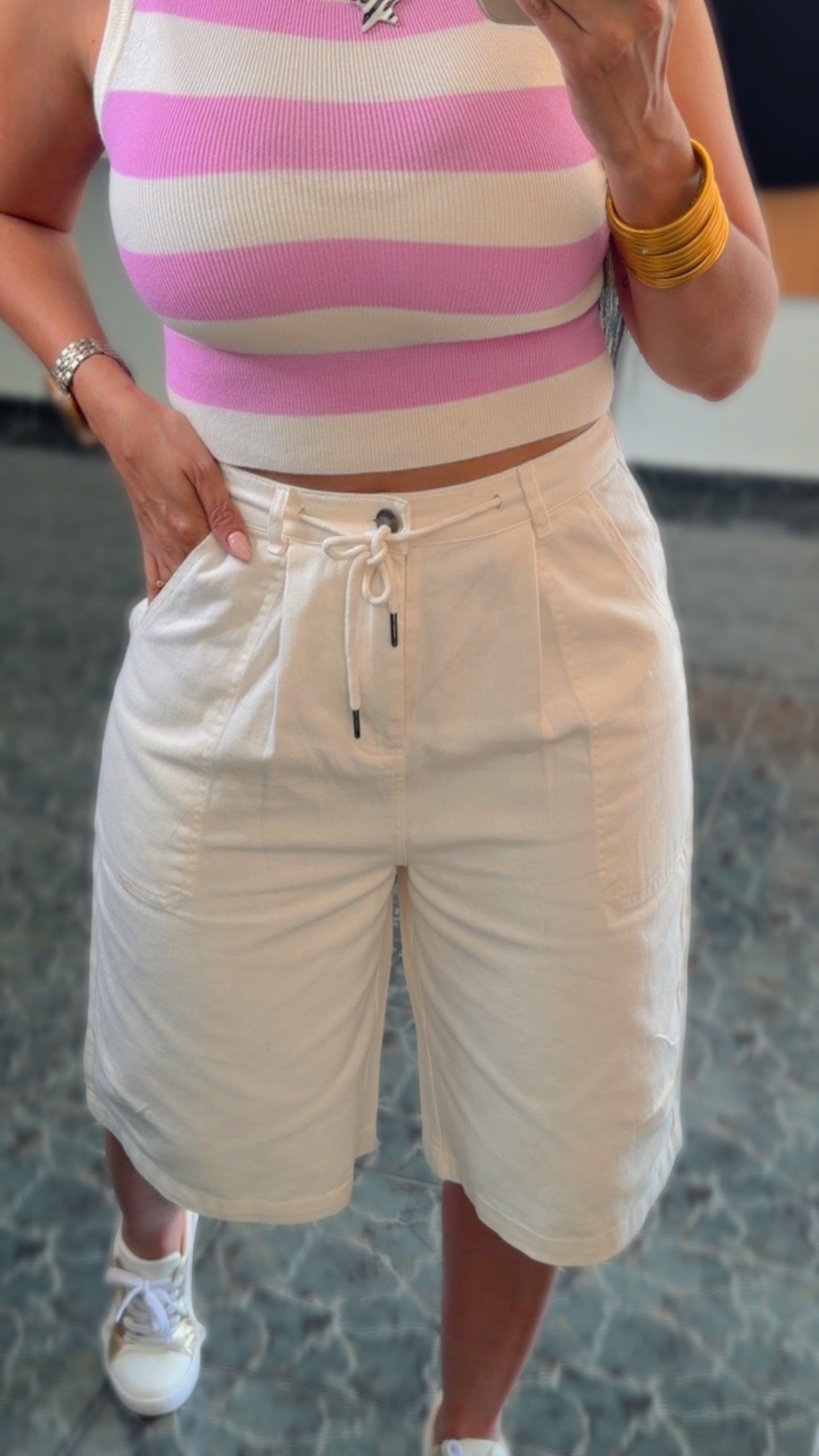 White Elastic Waist Barril Jeans