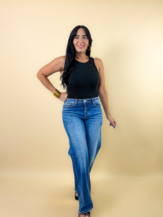 Straigth Leg Medium Wash Jeans